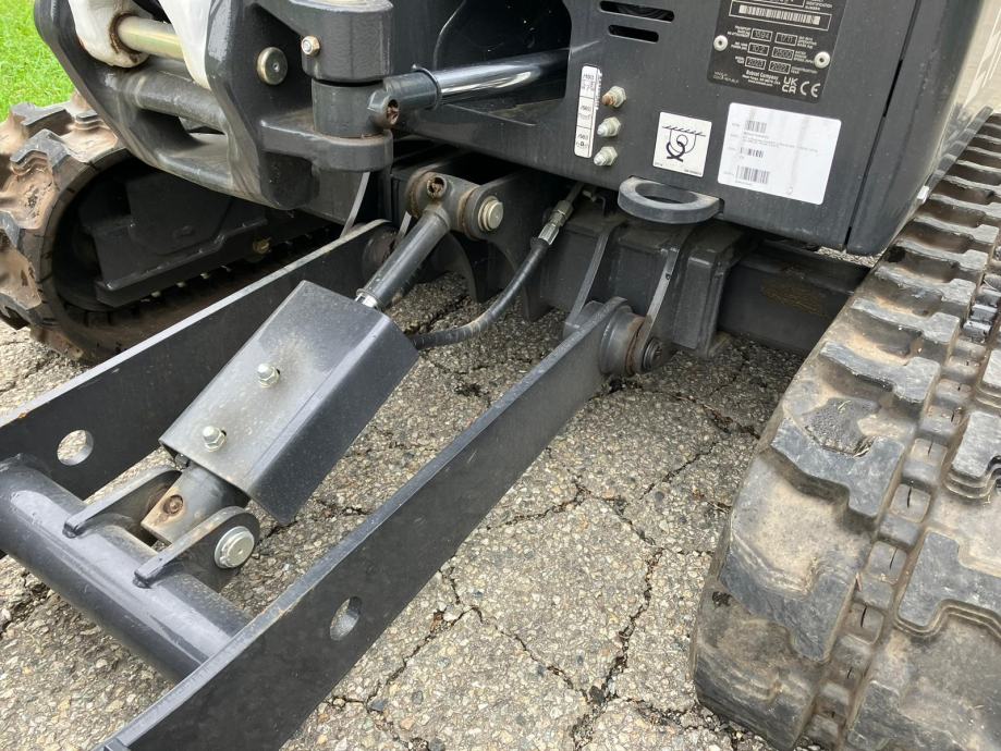 Mini-Pelle Bobcat E17 – 2022 – 1,7T – Compacte, Réglable, 3 Godets