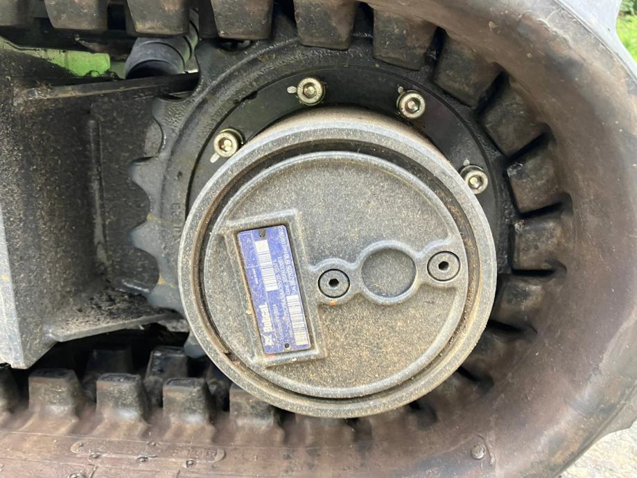 Mini-Pelle Bobcat E17 – 2022 – 1,7T – Compacte, Réglable, 3 Godets