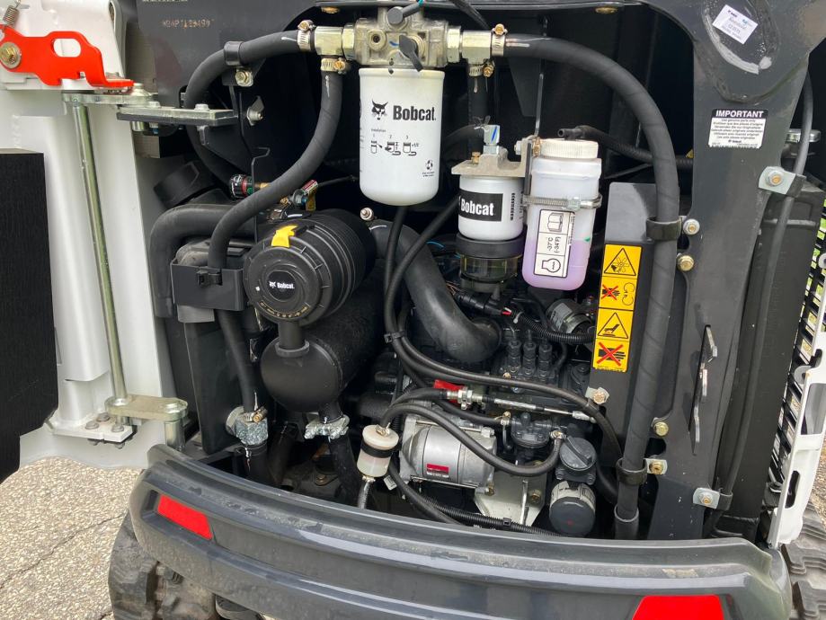 Mini-Pelle Bobcat E17 – 2022 – 1,7T – Compacte, Réglable, 3 Godets