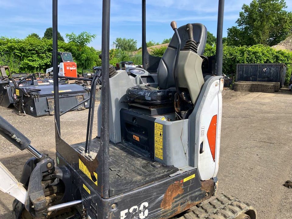 Bobcat E20 – 2015