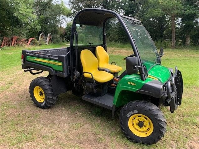 Équipement agricole compact John Deere 855 – 2013