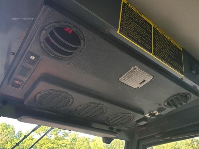 Équipement agricole compact Kubota ST30 – 3 404 h – 4x4 – Cabine – Transmission HST