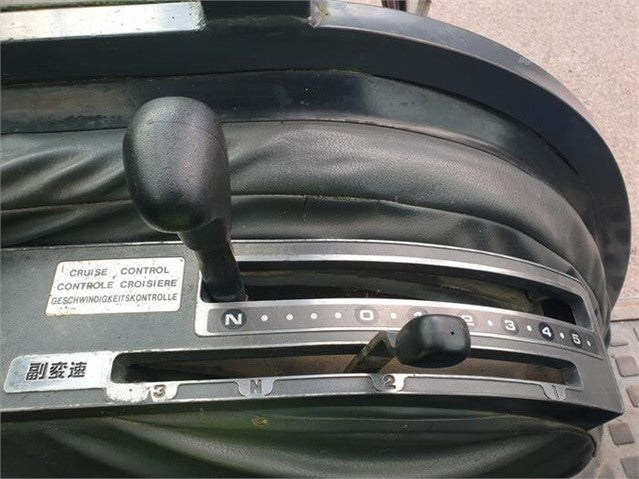 Équipement agricole compact Kubota ST30 – 3 404 h – 4x4 – Cabine – Transmission HST