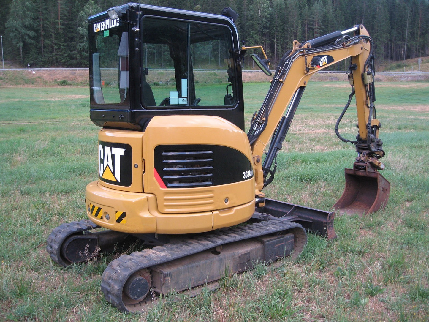 Équipement compact Bobcat 303C 2006 3,6t 2390h