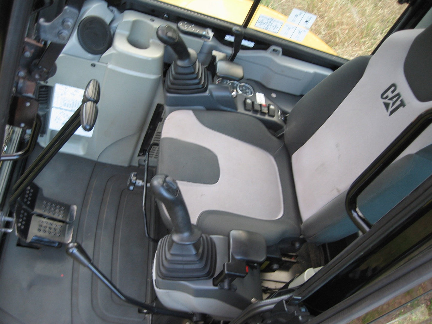 Équipement compact Bobcat 303C 2006 3,6t 2390h