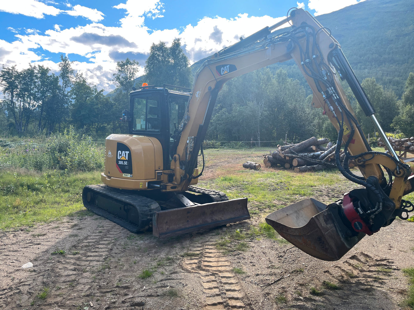 Équipement compact Bobcat 305 5E 2016 5,62t 3327h