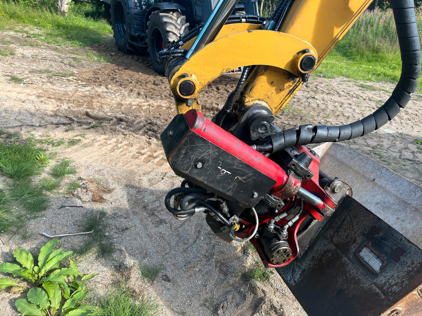 Équipement compact Bobcat 305 5E 2016 5,62t 3327h