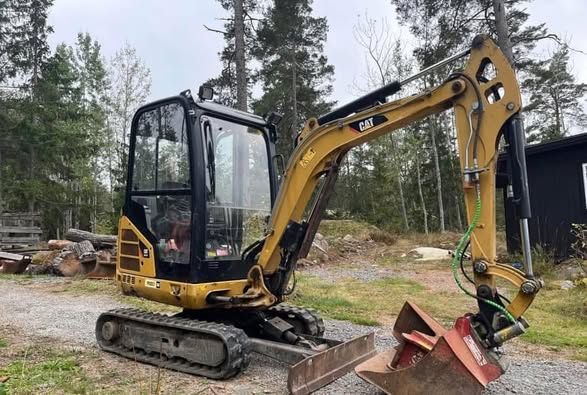 Équipement compact CAT 302.2D 2015 2,15t 1939h