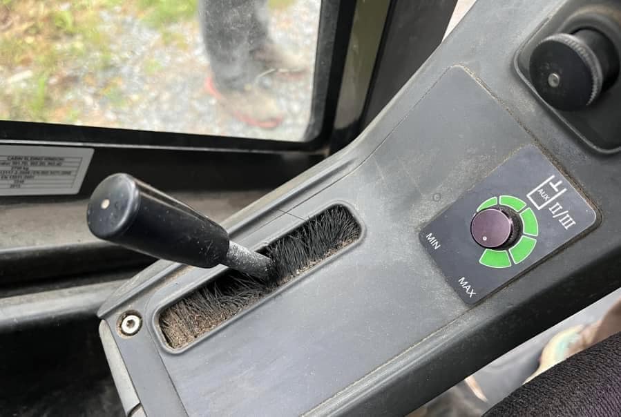 Équipement compact CAT 302.2D 2015 2,15t 1939h