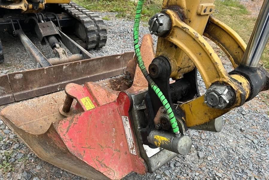 Équipement compact CAT 302.2D 2015 2,15t 1939h
