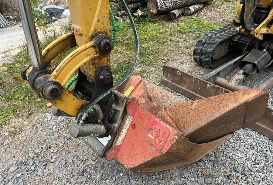 Équipement compact CAT 302.2D 2015 2,15t 1939h