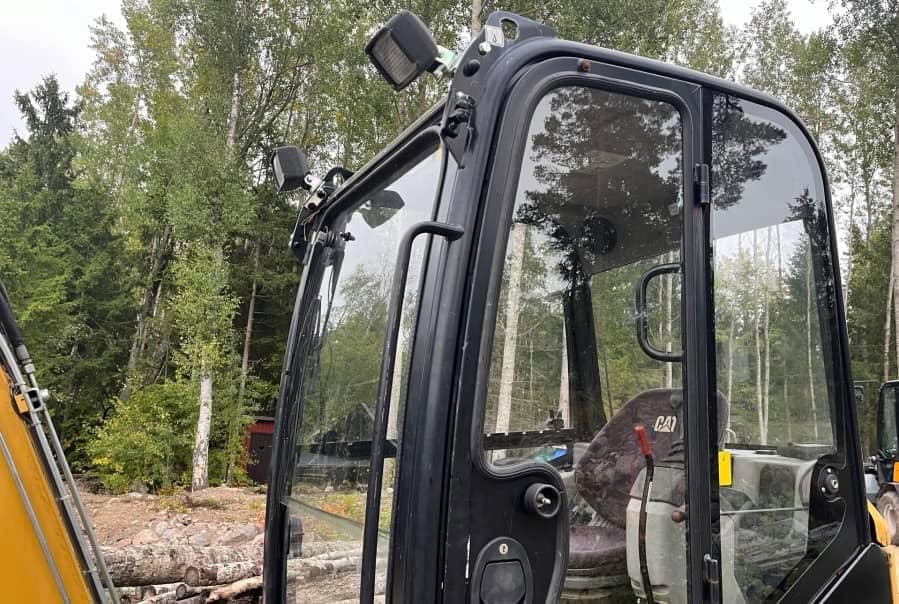 Équipement compact CAT 302.2D 2015 2,15t 1939h