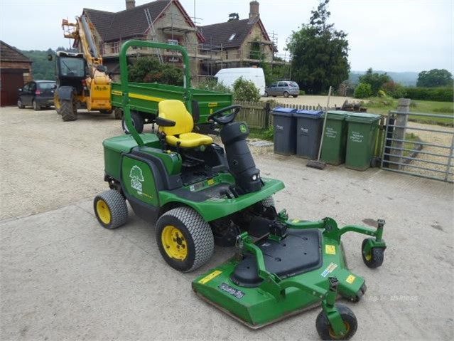 Équipement d’entretien JOHN DEERE 1445 II – 2009