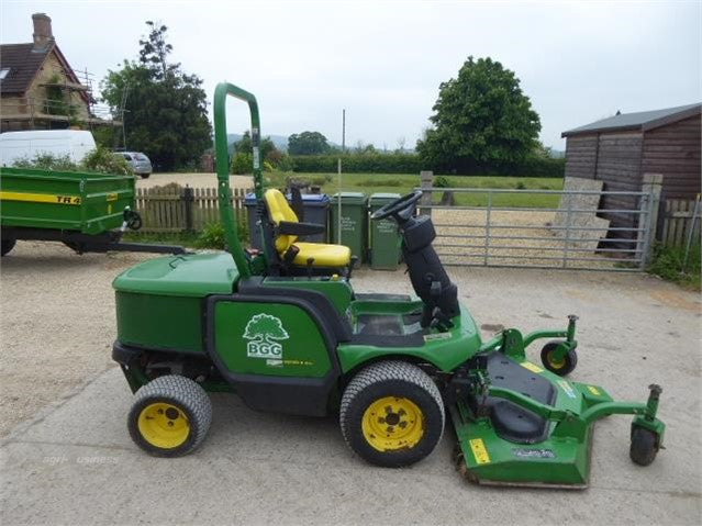 Équipement d’entretien JOHN DEERE 1445 II – 2009