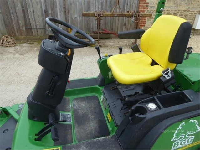 Équipement d’entretien JOHN DEERE 1445 II – 2009