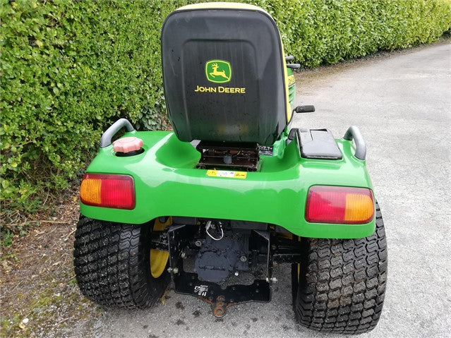Équipement d’entretien John Deere X740 – Moteur diesel Yanmar – Plateau 137 cm