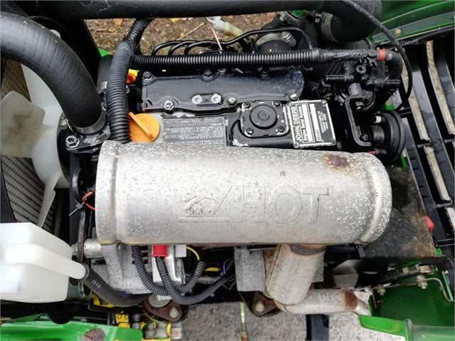 Équipement d’entretien John Deere X740 – Moteur diesel Yanmar – Plateau 137 cm