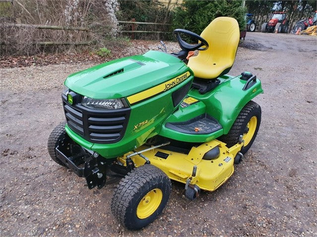 Équipement d’entretien John Deere X754 – 2015 – 704 h