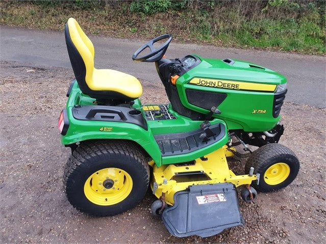 Équipement d’entretien John Deere X754 – 2015 – 704 h
