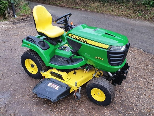 Équipement d’entretien John Deere X754 – 2015 – 704 h