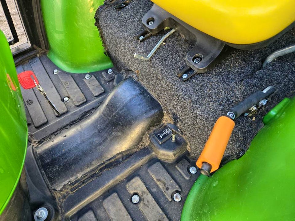 John Deere 300E – 2020 avec Chargeur