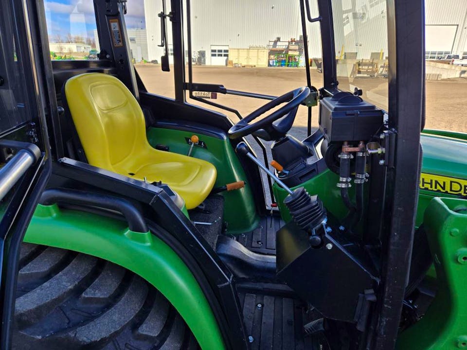 John Deere 300E – 2020 avec Chargeur