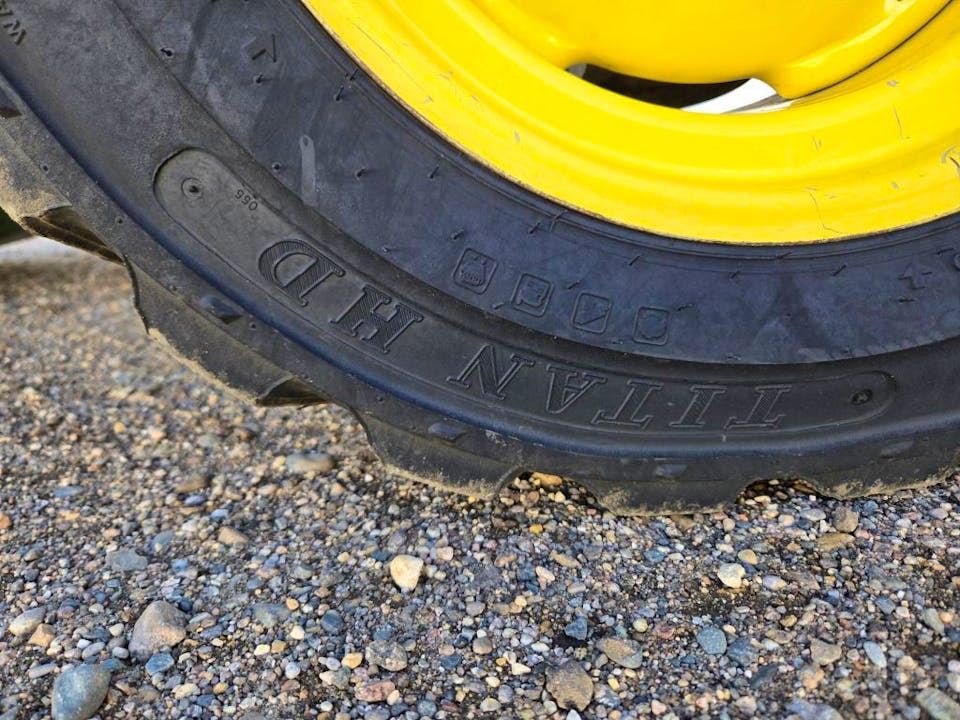 John Deere 300E – 2020 avec Chargeur