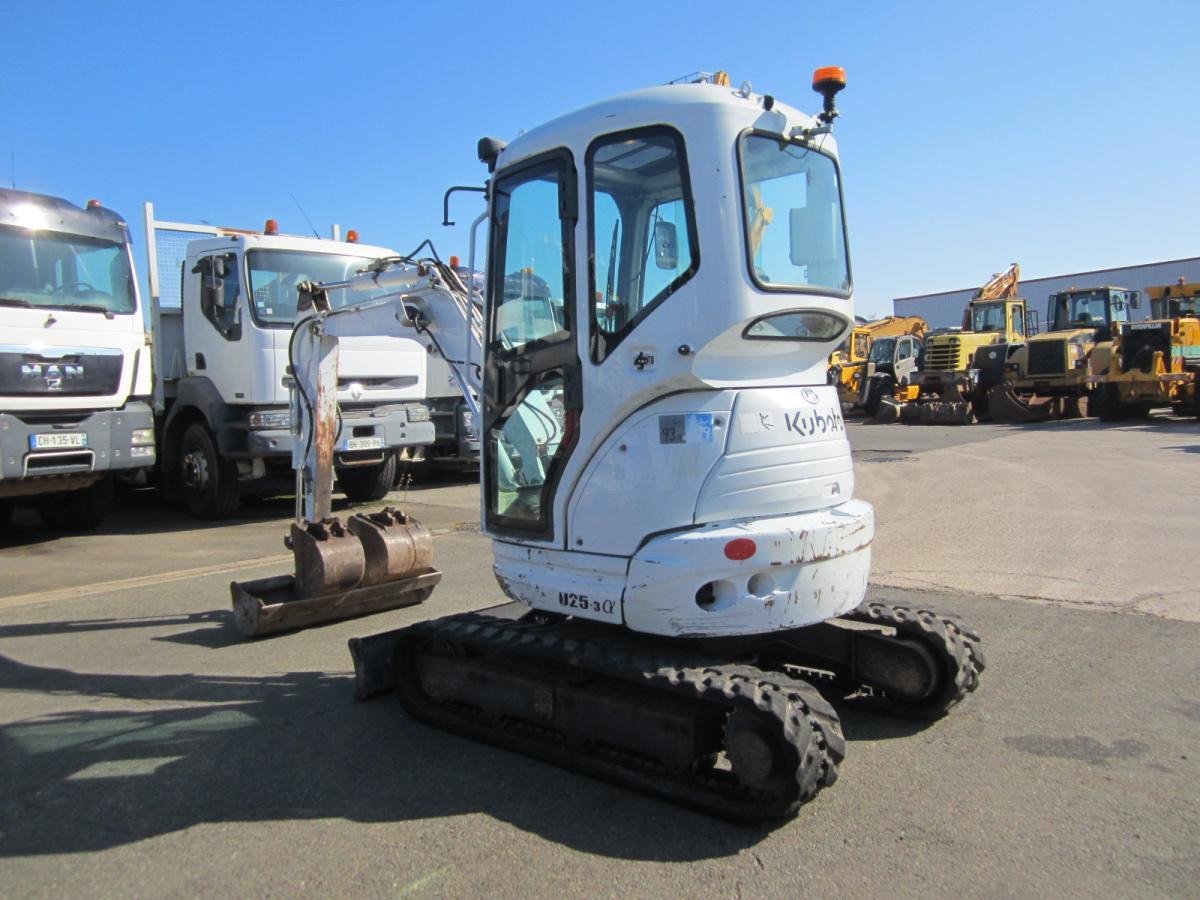 Mini-Pelle Kubota U25-3 – 2005 – 2,6T – Révisée, 3 Godets, Prête à Travailler