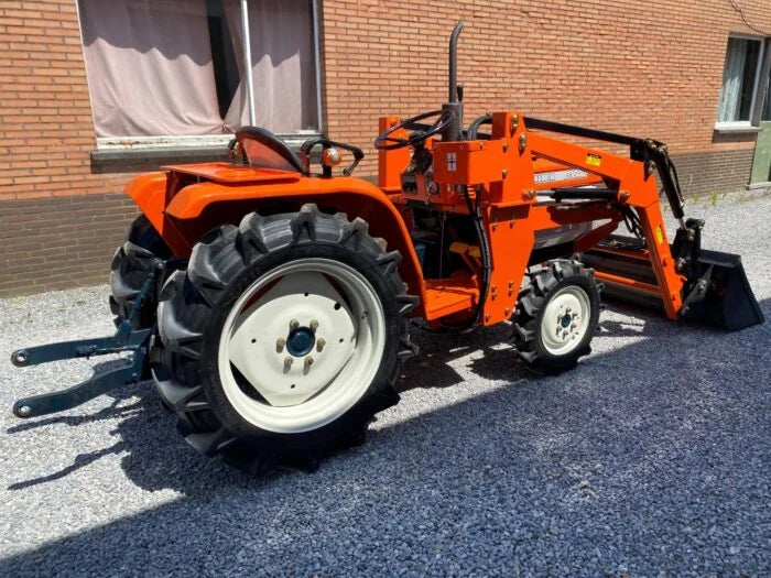 Micro-tracteur Kubota B1600D – 20 cv – 4 roues motrices – Chargeur neuf inclus