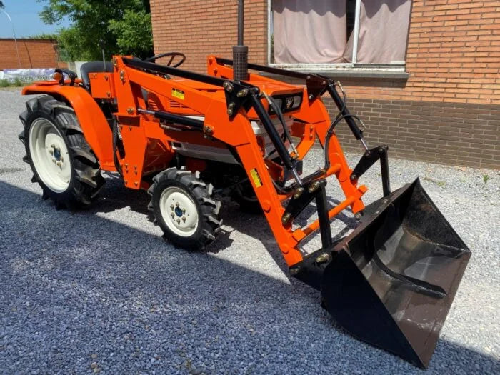Micro-tracteur Kubota B1600D – 20 cv – 4 roues motrices – Chargeur neuf inclus