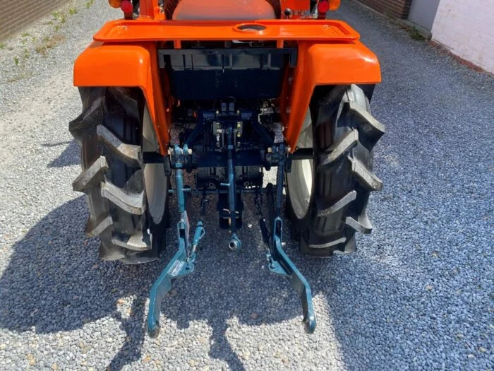 Micro-tracteur Kubota B1600D – 20 cv – 4 roues motrices – Chargeur neuf inclus