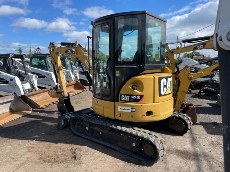 Mini-Pelle Caterpillar 303.5ECR – 2015 – 3,5T – Cabine Climatisée, Révisée, 3 Godets