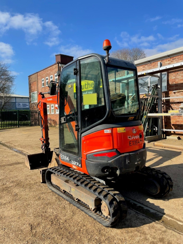 Mini-Pelle Kubota U27-4 – 2016 – 2,7T – Cabine Climatisée + 3 Godets
