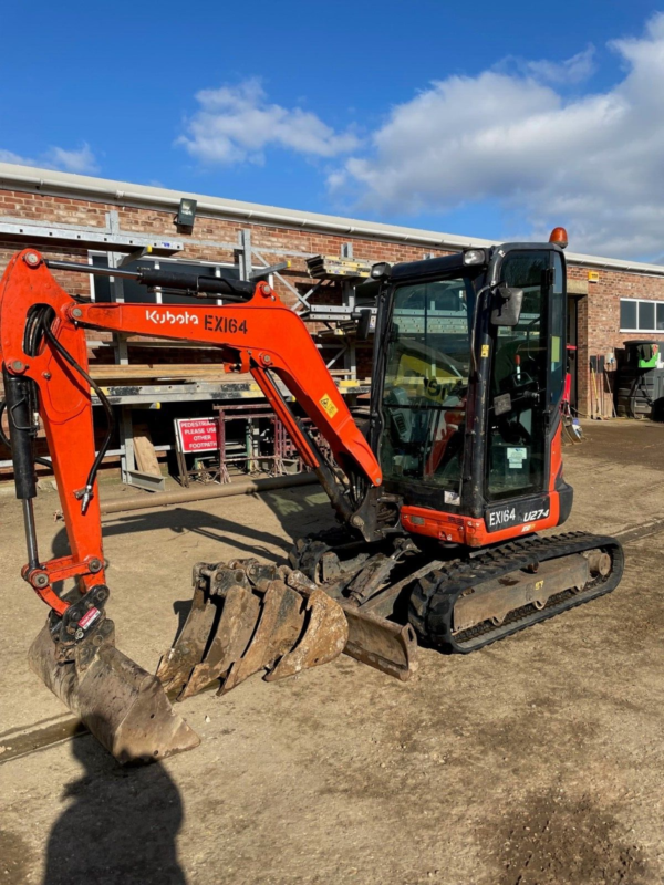 Mini-Pelle Kubota U27-4 – 2016 – 2,7T – Cabine Climatisée + 3 Godets
