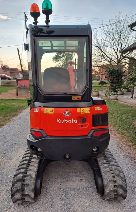 Mini-Pelle Kubota U27-4 – 2017 – 2,7T – Révisée, Cabine Chauffée, 3 Godets
