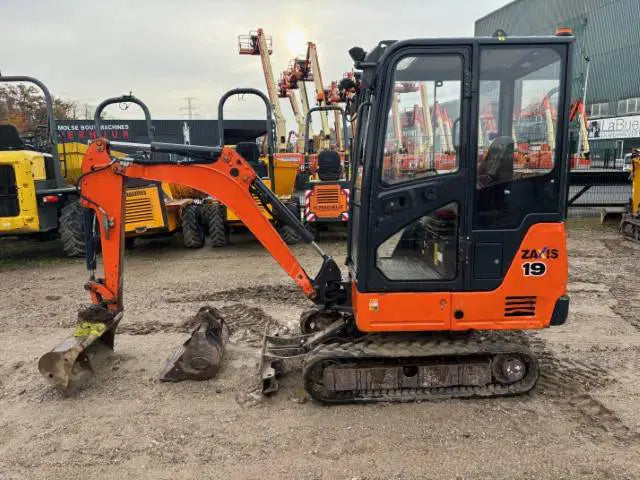 Mini-Pelle Hitachi ZX 19 U-5 – 2018 – Compacte, Fiable, Équipée