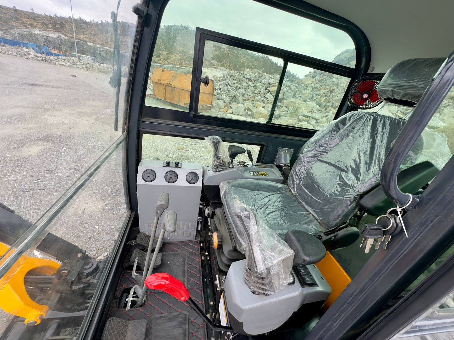 Mini pelle Fodit FT330 2025 2,5t 1h avec remorque