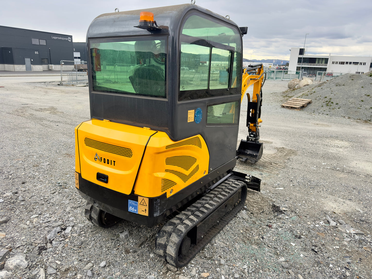 Mini pelle Fodit FT330 2025 2,5t 1h avec remorque