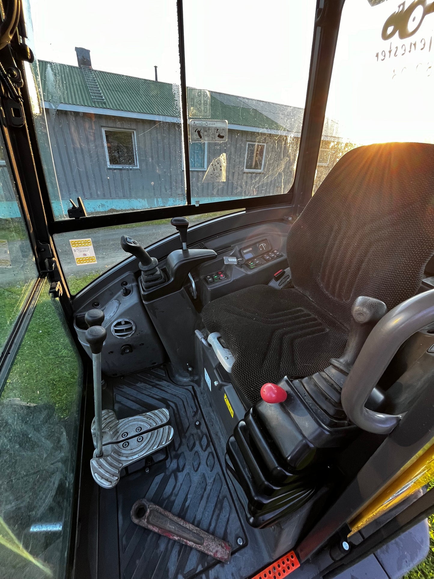 Mini pelle Fodit FT330 2025 2,5t 1h avec remorque