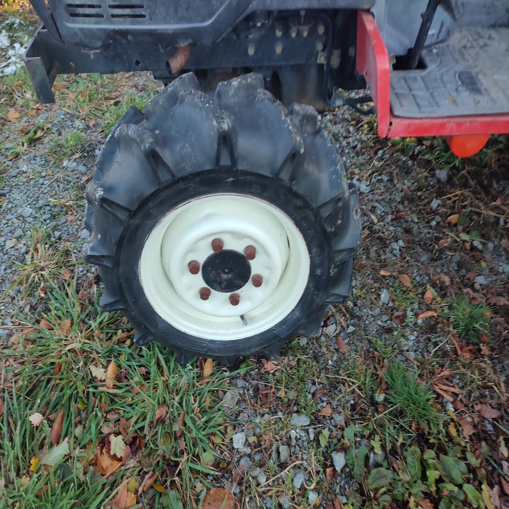 Micro-Tracteur Mitsubishi MT-240 D-A – 24CV – 4RM – 646h – Révisé