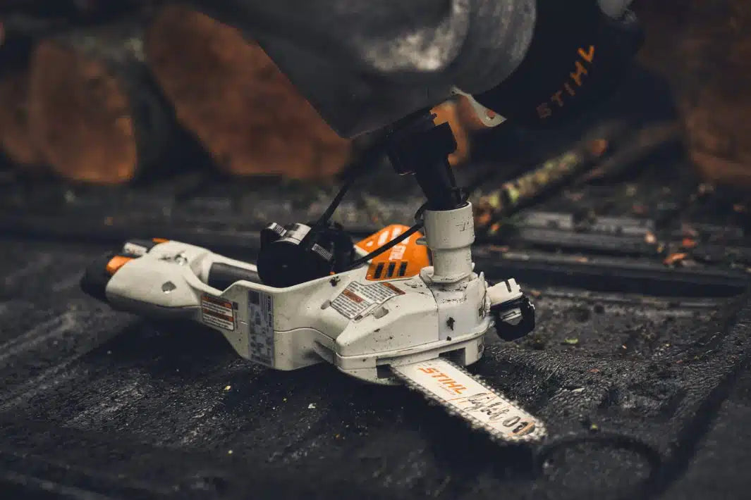 Scie à main à batterie STIHL GTA 40 – Pack 2 batteries AS 2, chargeur AL 5-2 et mallette
