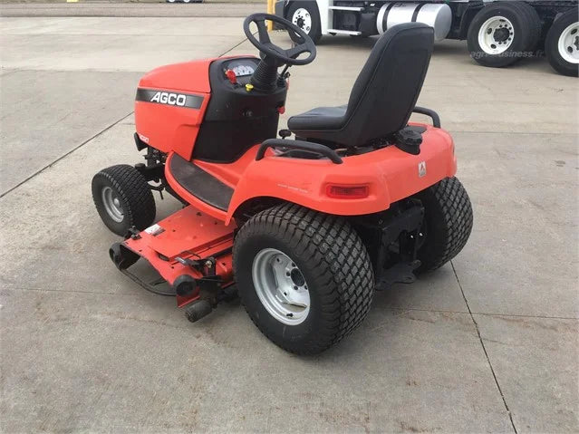 Tondeuse autoportée AGCO 2027H – 2009