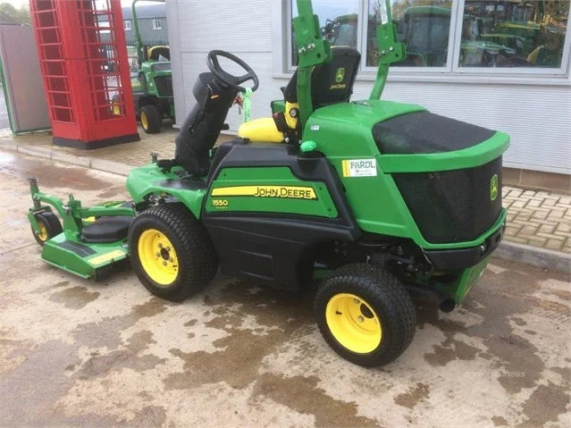 Tondeuse autoportée John Deere 1550 – 2018