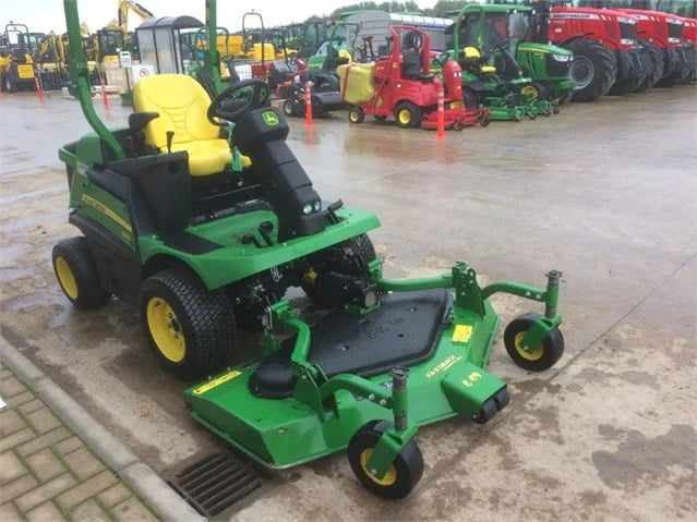 Tondeuse autoportée John Deere 1550 – 2018