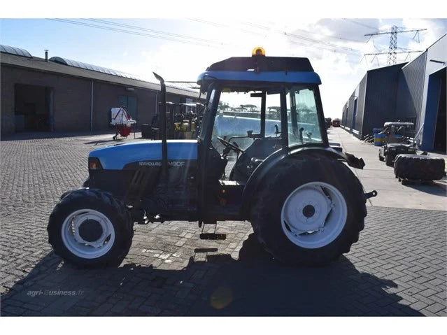 Équipement agricole New Holland TN90F – 2001 – 90 ch – Diesel