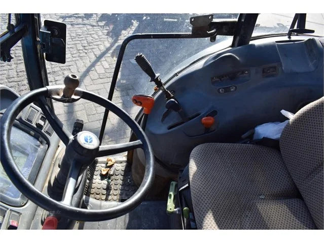 Équipement agricole New Holland TN90F – 2001 – 90 ch – Diesel