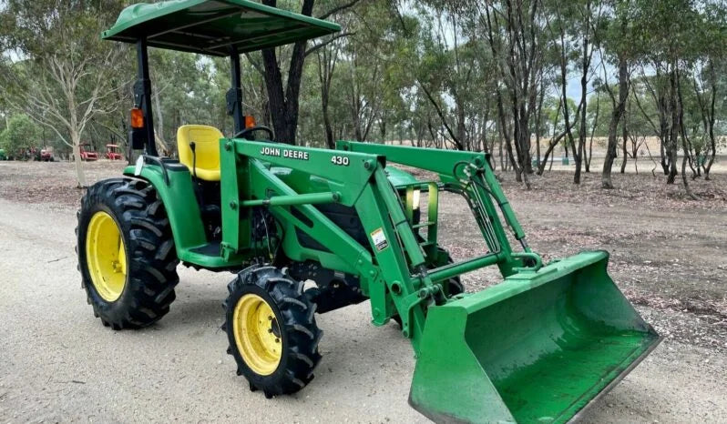 Tracteur John Deere 4310 – 31 CV – 4x4 – 1 476 h – Fiable et Polyvalent