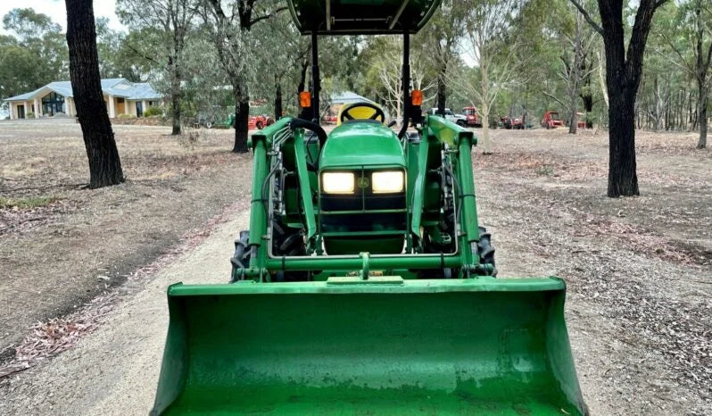 Tracteur John Deere 4310 – 31 CV – 4x4 – 1 476 h – Fiable et Polyvalent
