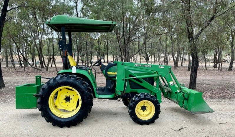 Tracteur John Deere 4310 – 31 CV – 4x4 – 1 476 h – Fiable et Polyvalent