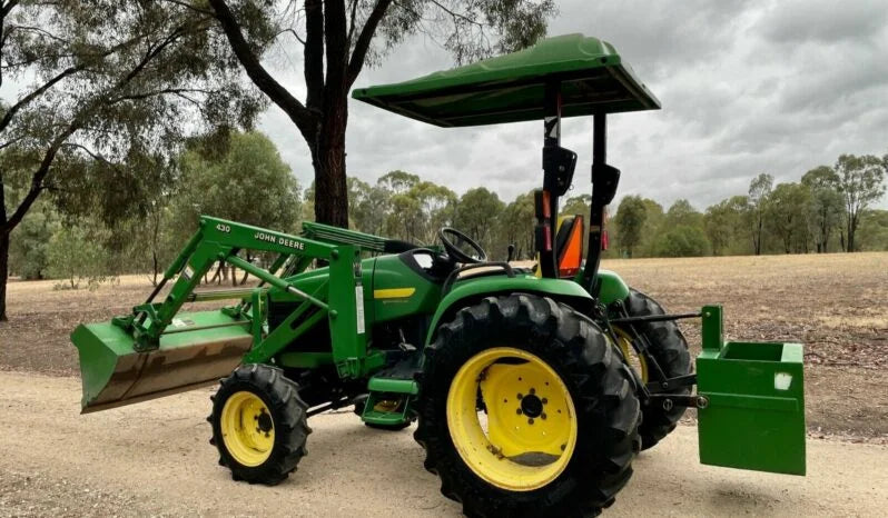 Tracteur John Deere 4310 – 31 CV – 4x4 – 1 476 h – Fiable et Polyvalent